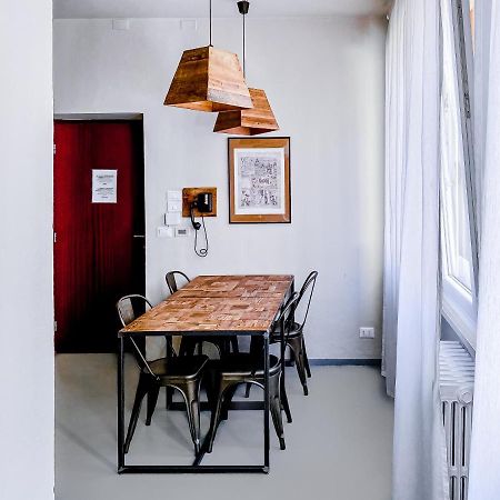 Tra Piazza Erbe E Piazza Bra Raffinata Maison Hotel เวโรนา ภายนอก รูปภาพ