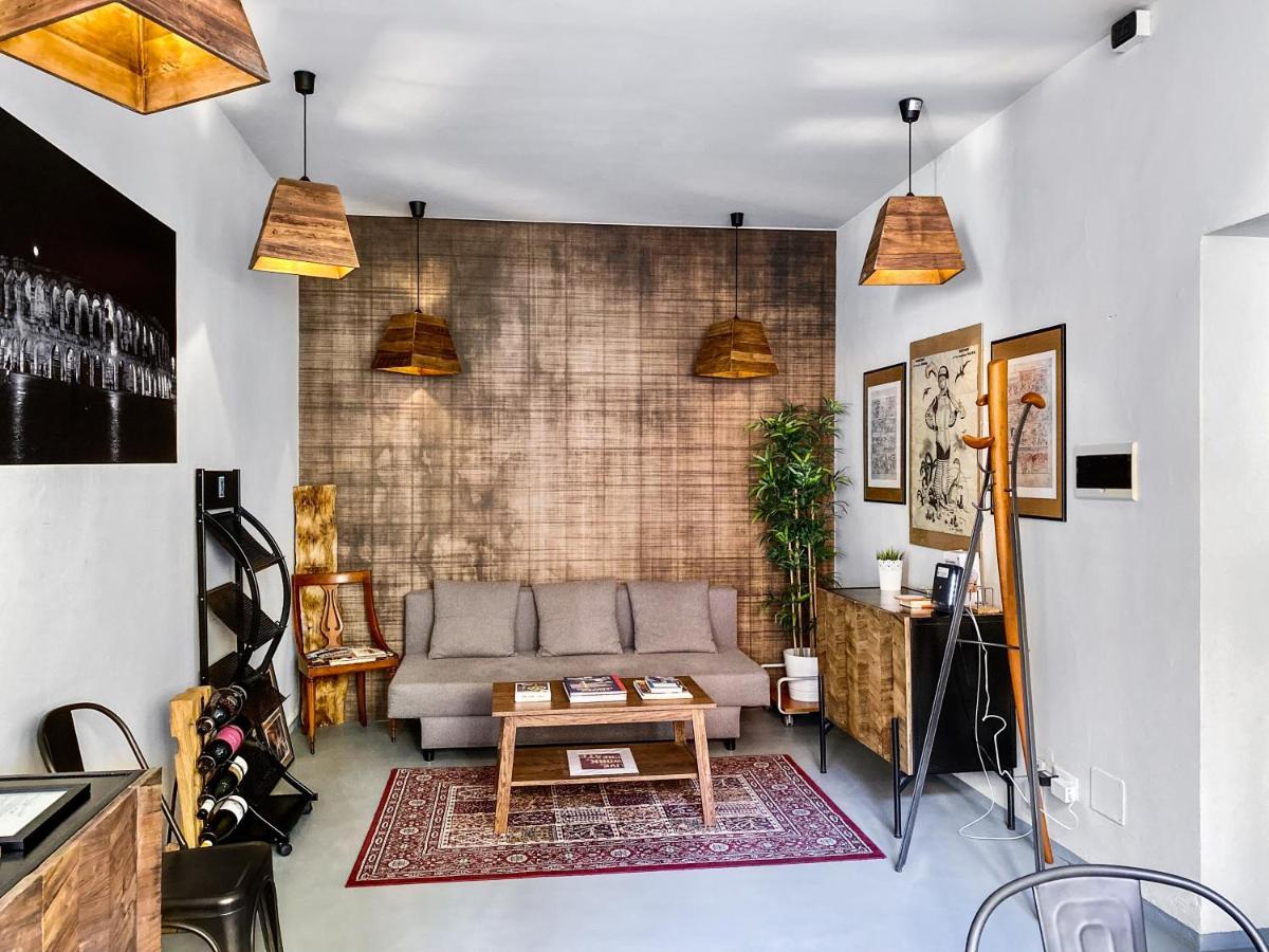 Tra Piazza Erbe E Piazza Bra Raffinata Maison Hotel เวโรนา ภายนอก รูปภาพ