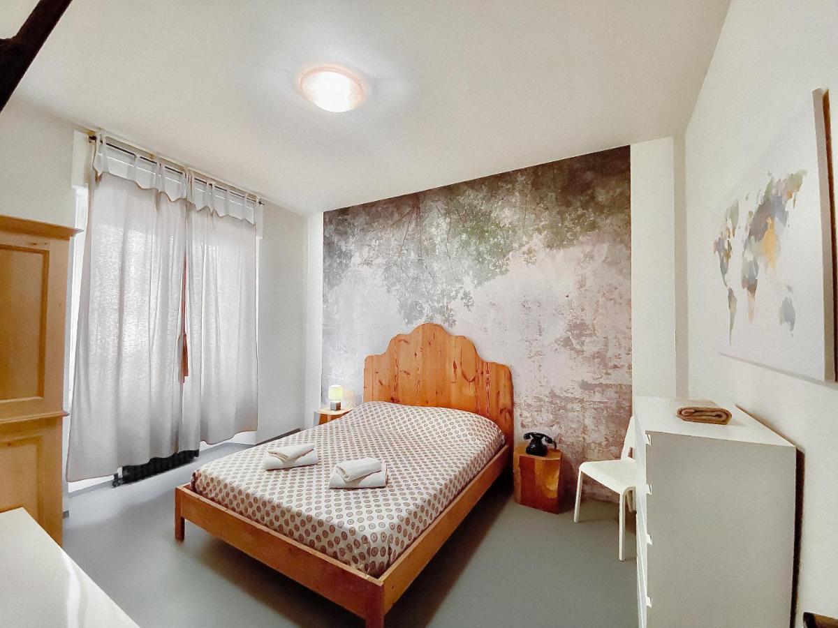 Tra Piazza Erbe E Piazza Bra Raffinata Maison Hotel เวโรนา ภายนอก รูปภาพ