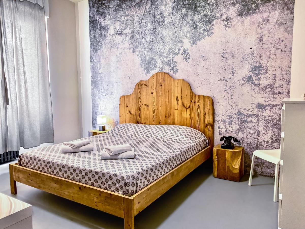 Tra Piazza Erbe E Piazza Bra Raffinata Maison Hotel เวโรนา ภายนอก รูปภาพ